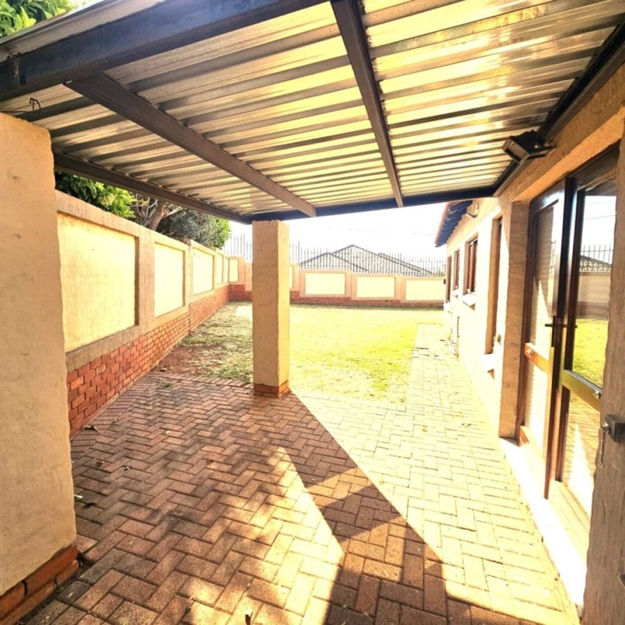 To Let 3 Bedroom Property for Rent in Safari Gardens North West